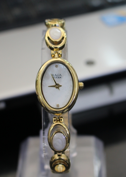 Đồng hồ Titan nữ 2511YM05