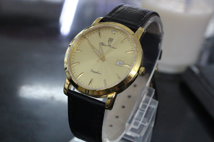 Chi tiết đồng hồ nam Olym Pianus OP130-06MKGL vàng