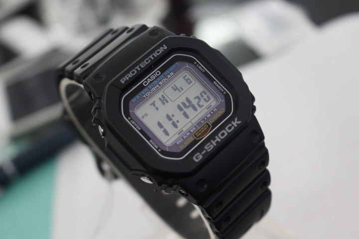 Phong cách thể thao của đồng hồ Casio nam G-Shock G-5600E-1DR