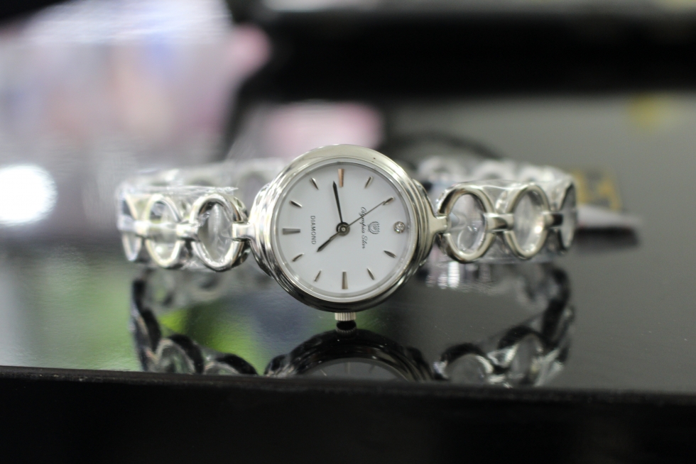 Đồng hồ nữ Olympia Star 28023L-201