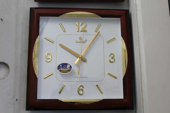 Đồng hồ treo tường Kashi K77 trắng