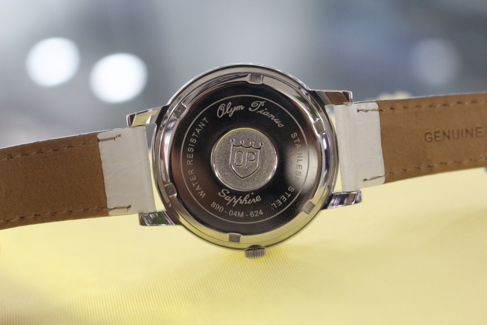 Mặt đáy đồng hồ Olym Pianus 890-04MS