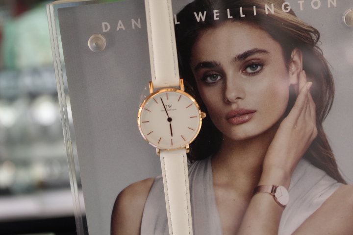 Vẻ đẹp của đồng hồ nữ Daniel Wellington DW00100249